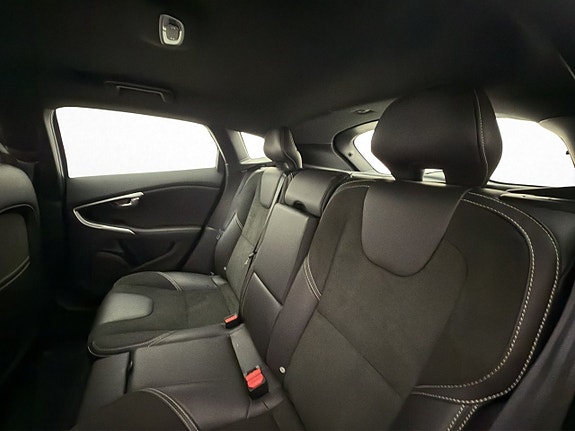 Volvo V40 27 of 30