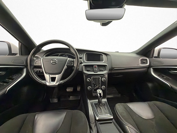 Volvo V40 13 of 30