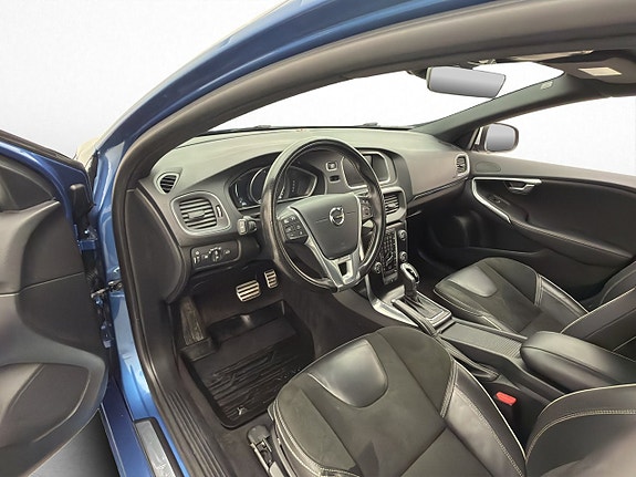 Volvo V40 11 of 30