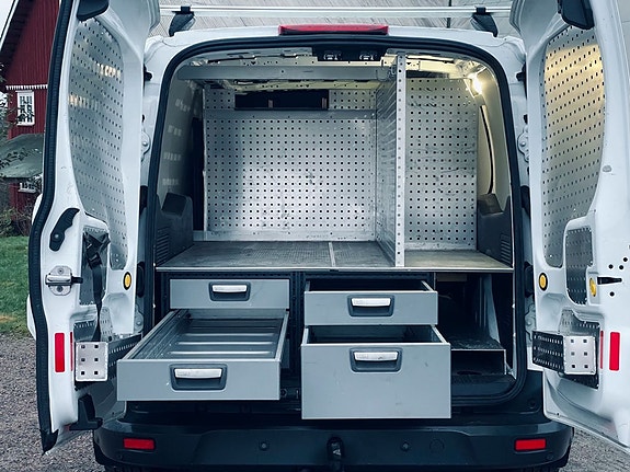 Ford Transit Connect 3 of 5