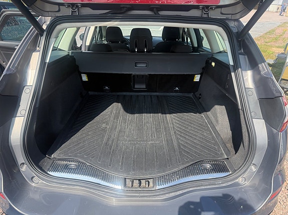Ford Mondeo 18 of 18