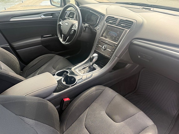 Ford Mondeo 9 of 18