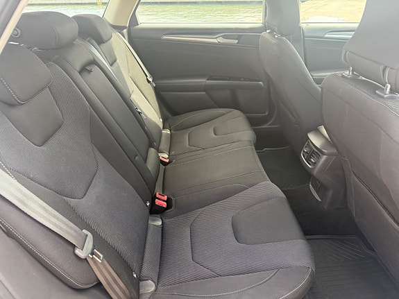 Ford Mondeo 13 of 18