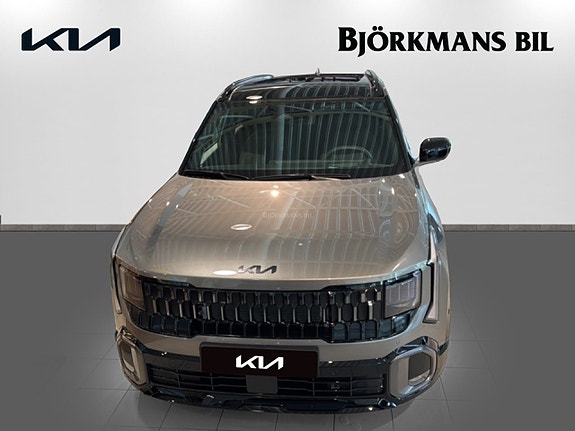 Kia Seltos 2 of 16