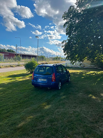 Mazda Premacy 3 of 6