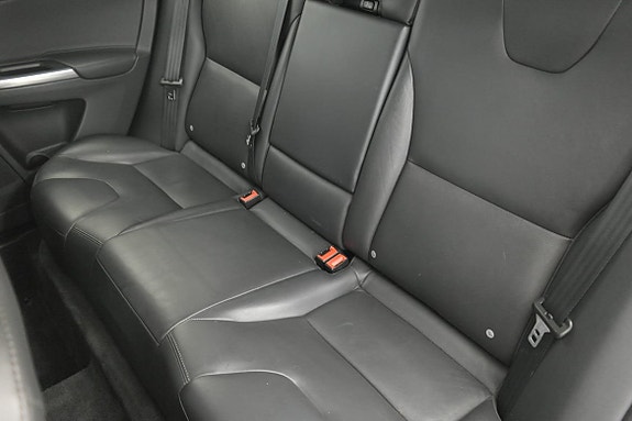 Volvo XC60 15 of 20