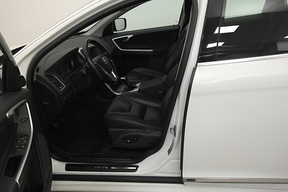 Volvo XC60 8 of 20