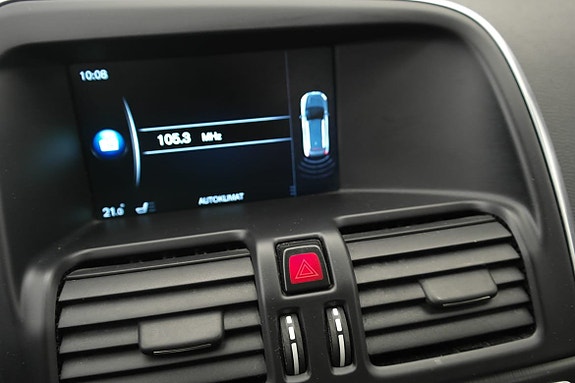 Volvo XC60 11 of 20