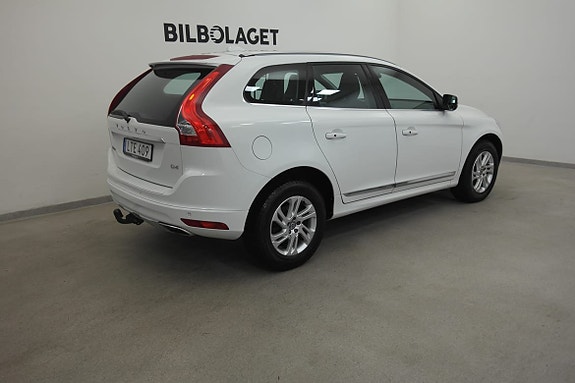Volvo XC60 2 of 20