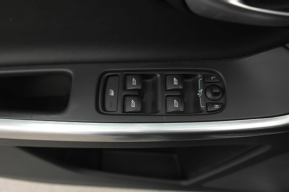 Volvo XC60 13 of 20