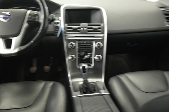 Volvo XC60 16 of 20