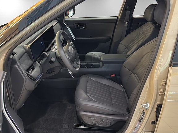 Kia Seltos 8 of 18