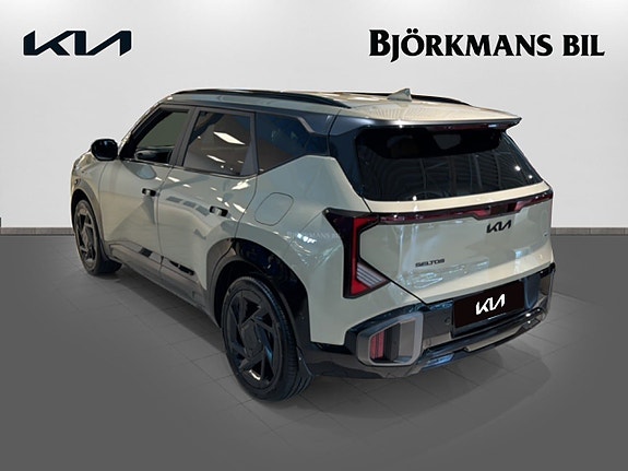 Kia Seltos 6 of 18