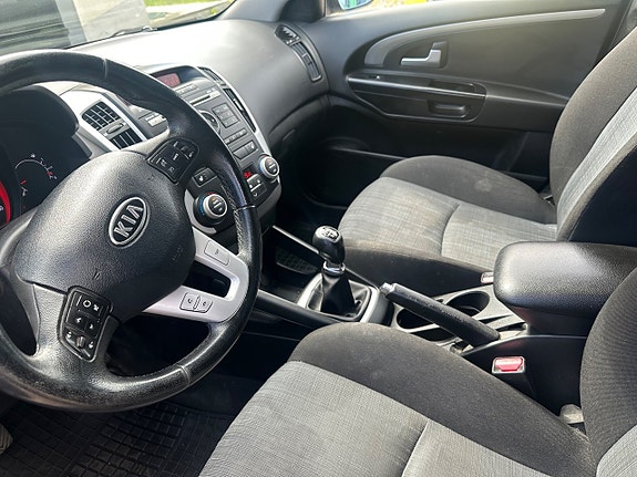 Kia Ceed 8 of 13