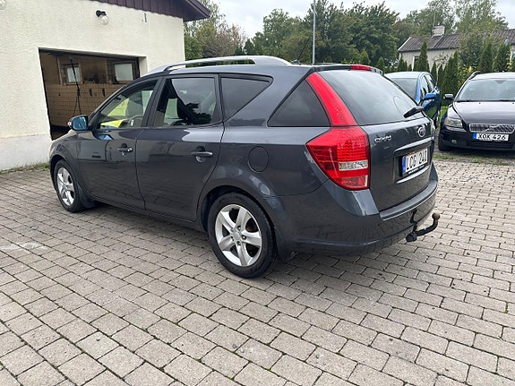 Kia Ceed 4 of 12