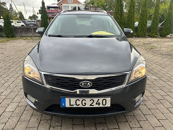 Kia Ceed 3 of 12