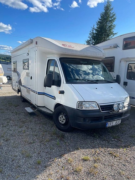 Eura Mobil c702 långbädd