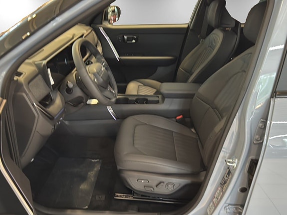 Kia Seltos 8 of 18