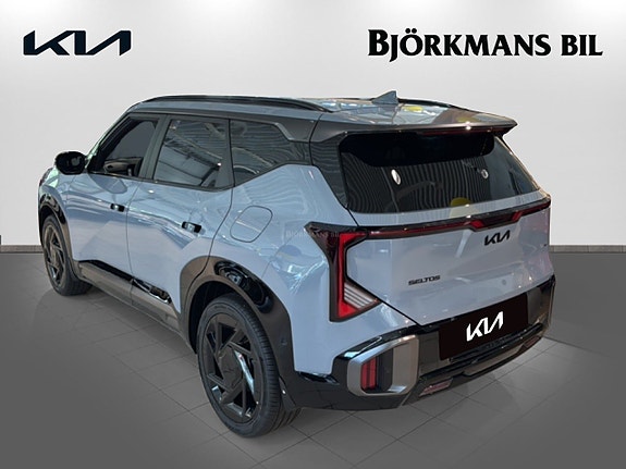 Kia Seltos 6 of 18