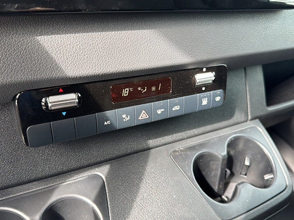 Mercedes-Benz Sprinter 319 13 of 15