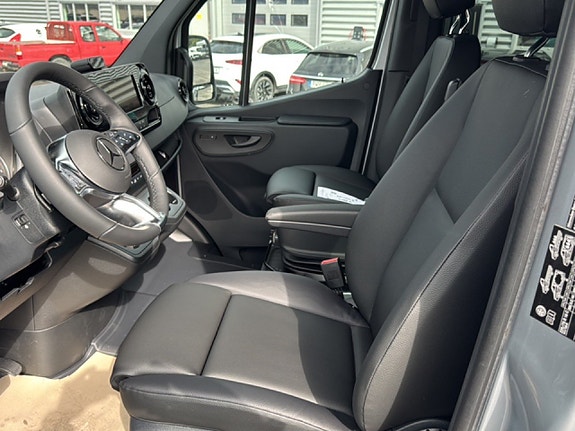Mercedes-Benz Sprinter 319 8 of 15