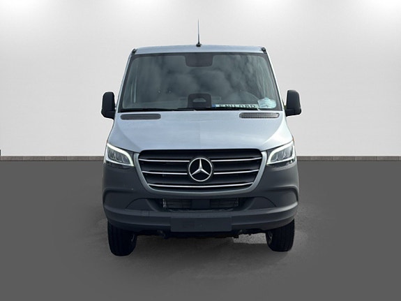 Mercedes-Benz Sprinter 319 2 of 15