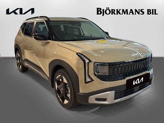 Kia Seltos 3 of 16