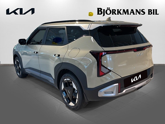 Kia Seltos 6 of 16