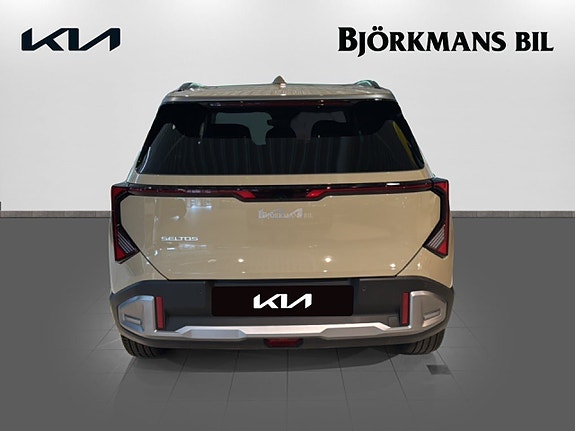 Kia Seltos 5 of 16