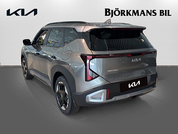 Kia Seltos 6 of 16