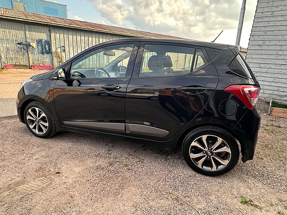 Hyundai i10 5 of 15