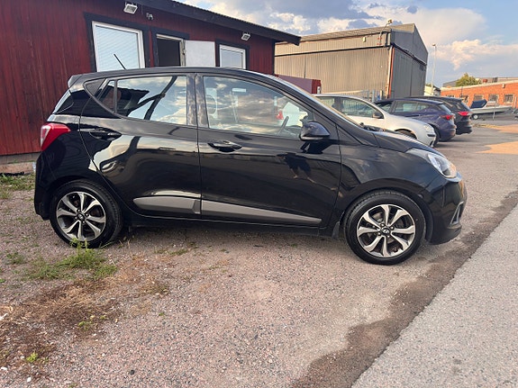 Hyundai i10 3 of 15