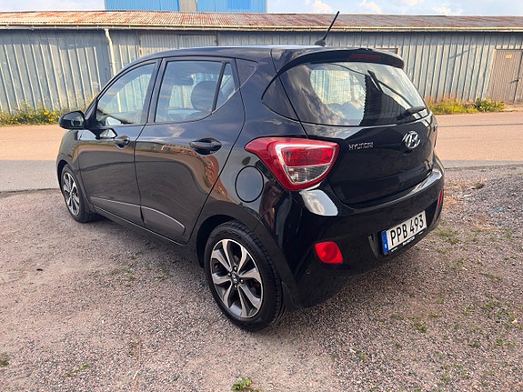 Hyundai i10 7 of 15