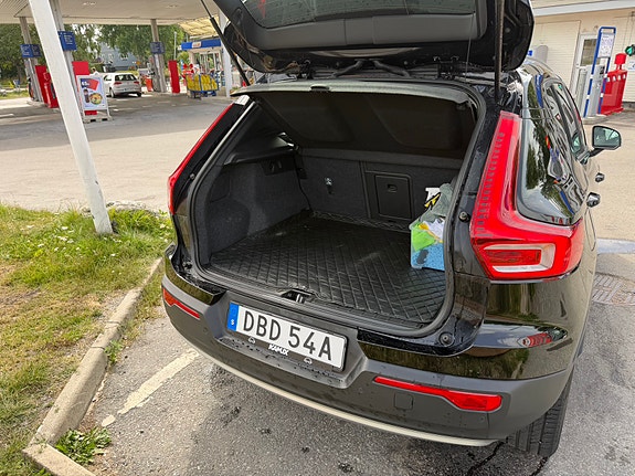 Volvo XC40 6 of 19