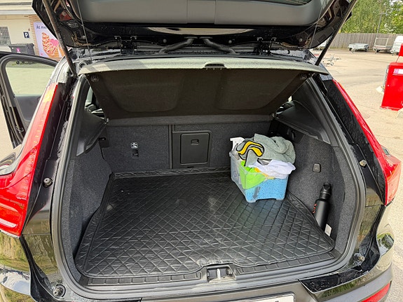 Volvo XC40 7 of 19
