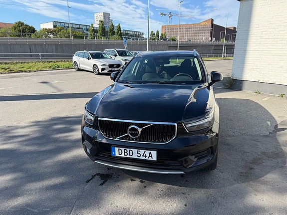 Volvo XC40 5 of 19