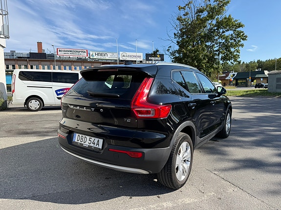Volvo XC40 4 of 19