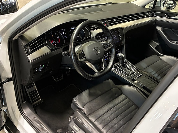 Volkswagen Passat Alltrack 12 of 24