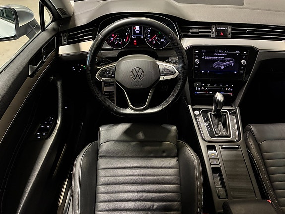 Volkswagen Passat Alltrack 16 of 24