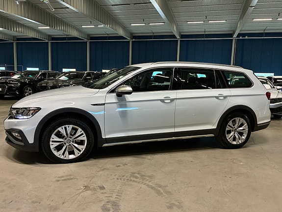 Volkswagen Passat Alltrack 6 of 24