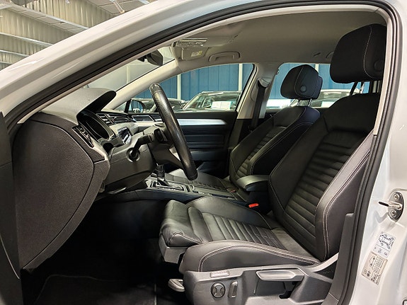 Volkswagen Passat Alltrack 11 of 24
