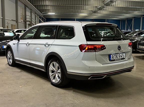 Volkswagen Passat Alltrack 5 of 24
