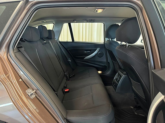 BMW 320d 21 of 25