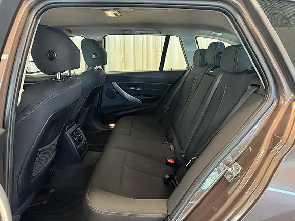 BMW 320d 20 of 25