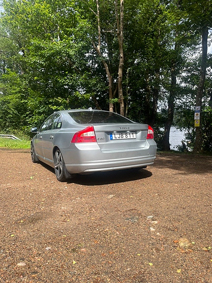Volvo S80 3 of 6