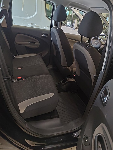 Citroen C3 Picasso 7 of 8