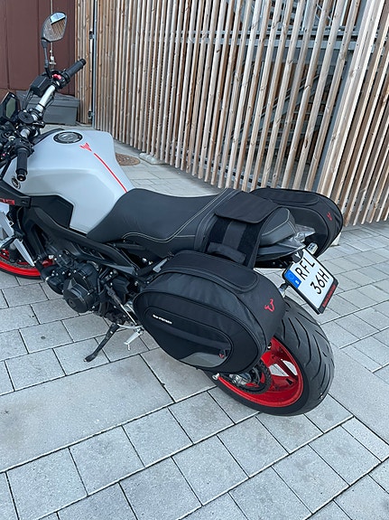 Yamaha MT-09 6 of 6