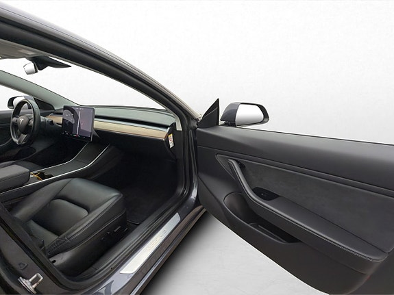Tesla Model 3 26 of 30