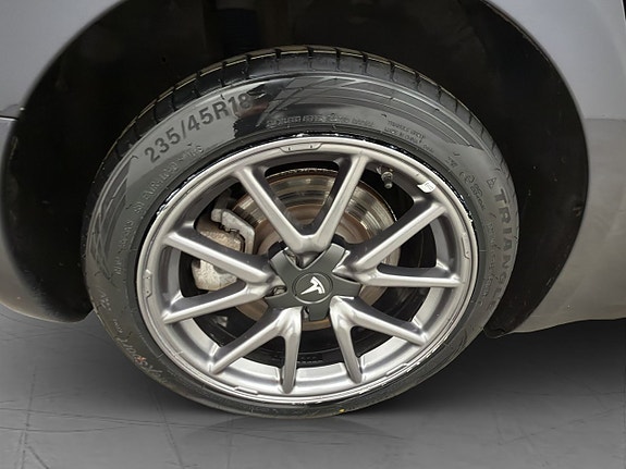 Tesla Model 3 30 of 30