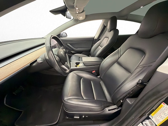 Tesla Model 3 11 of 30